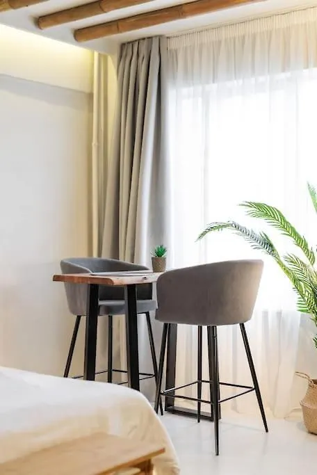 Gorgeous Room-Jacuzzi-Citycenter Thessaloniki Apartment